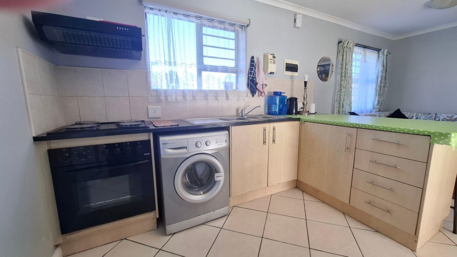 1 Bedroom Property for Sale in Hartenbos Central Western Cape
